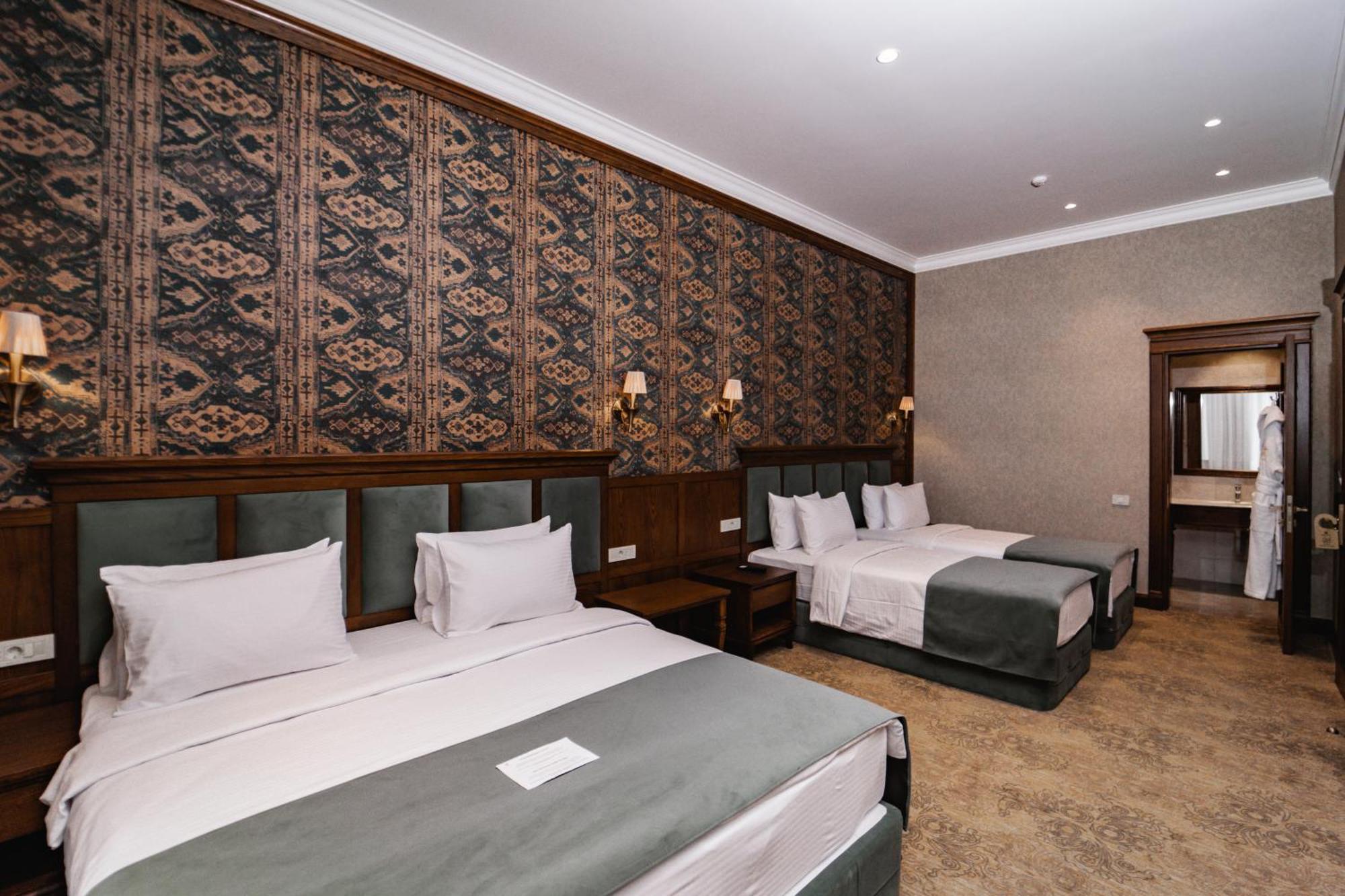 Midway Baku Hotel Exterior photo